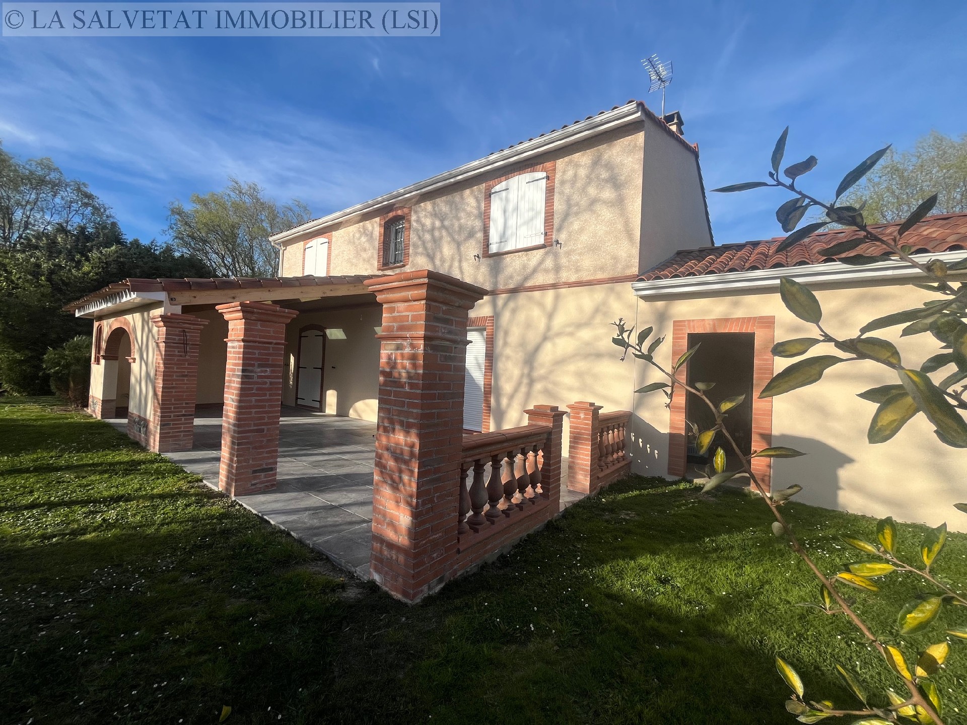 Vente maison-villa - FONTENILLES<br>267 m², 8 pièces