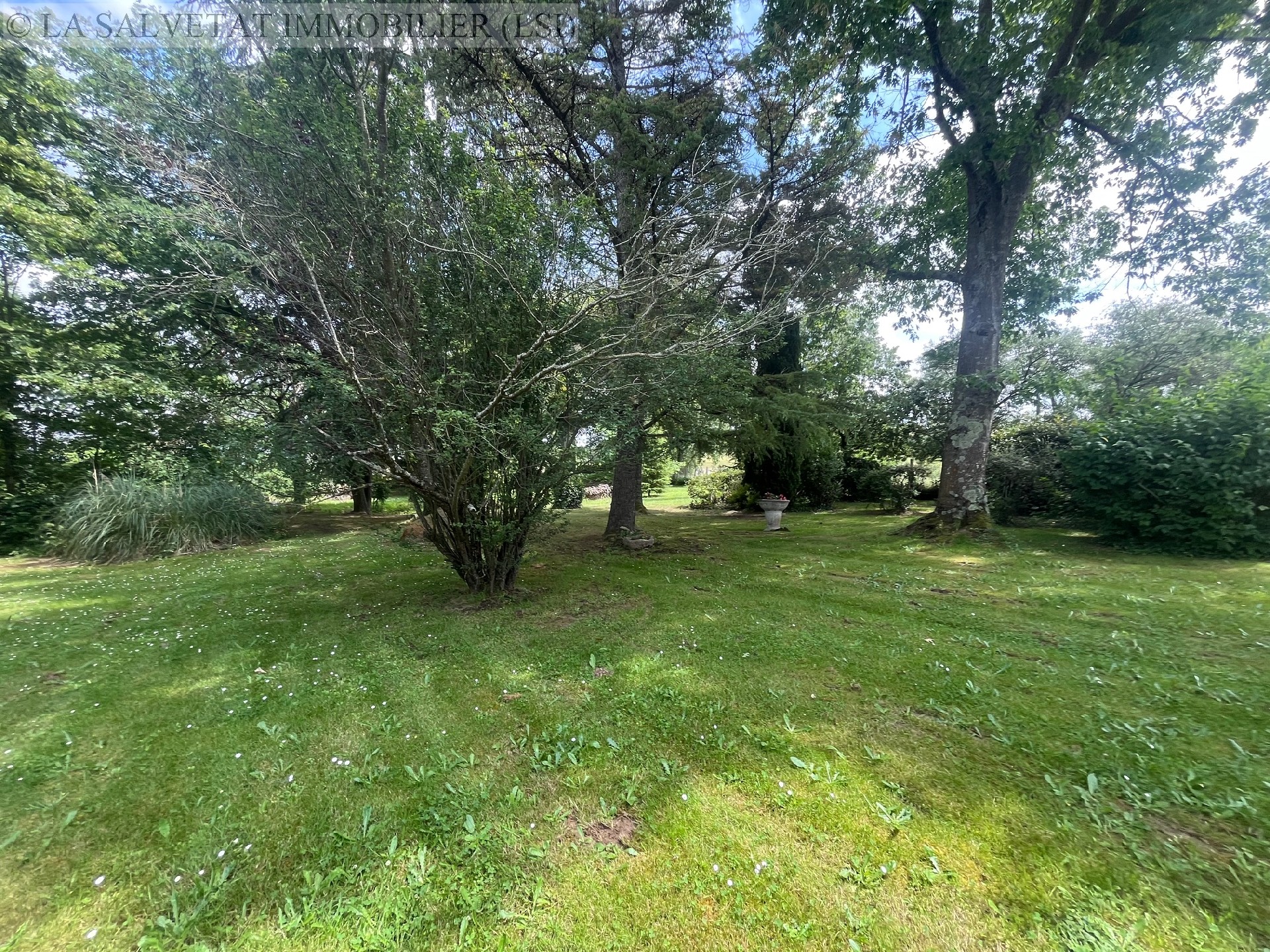 Vente maison-villa - LIAS<br>240 m², 7 pièces
