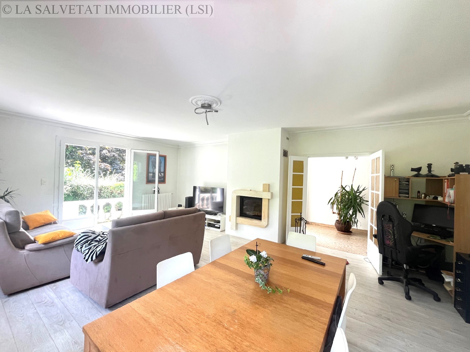 Vente maison-villa - LIAS<br>240 m², 7 pièces
