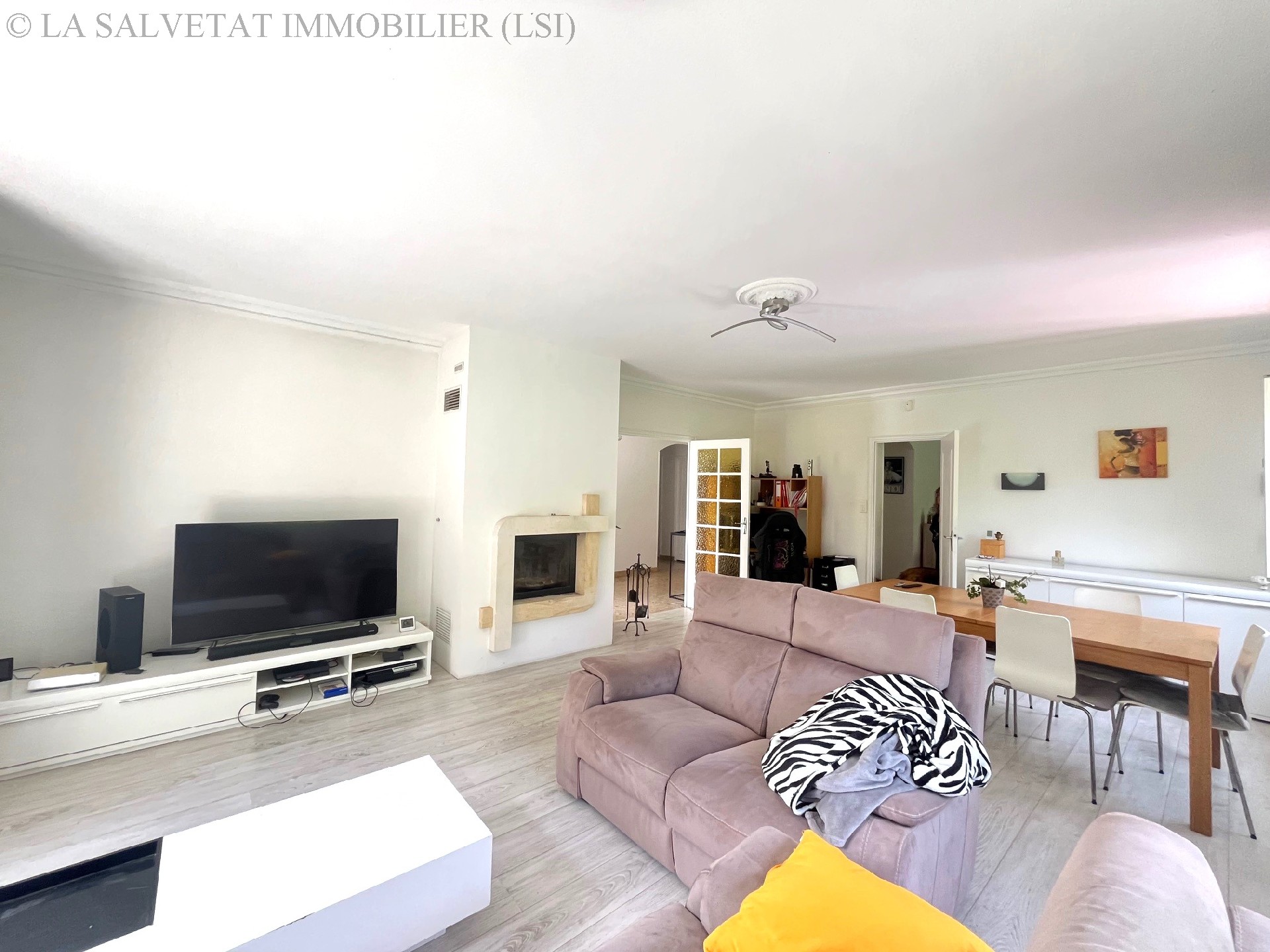 Vente maison-villa - LIAS<br>240 m², 7 pièces