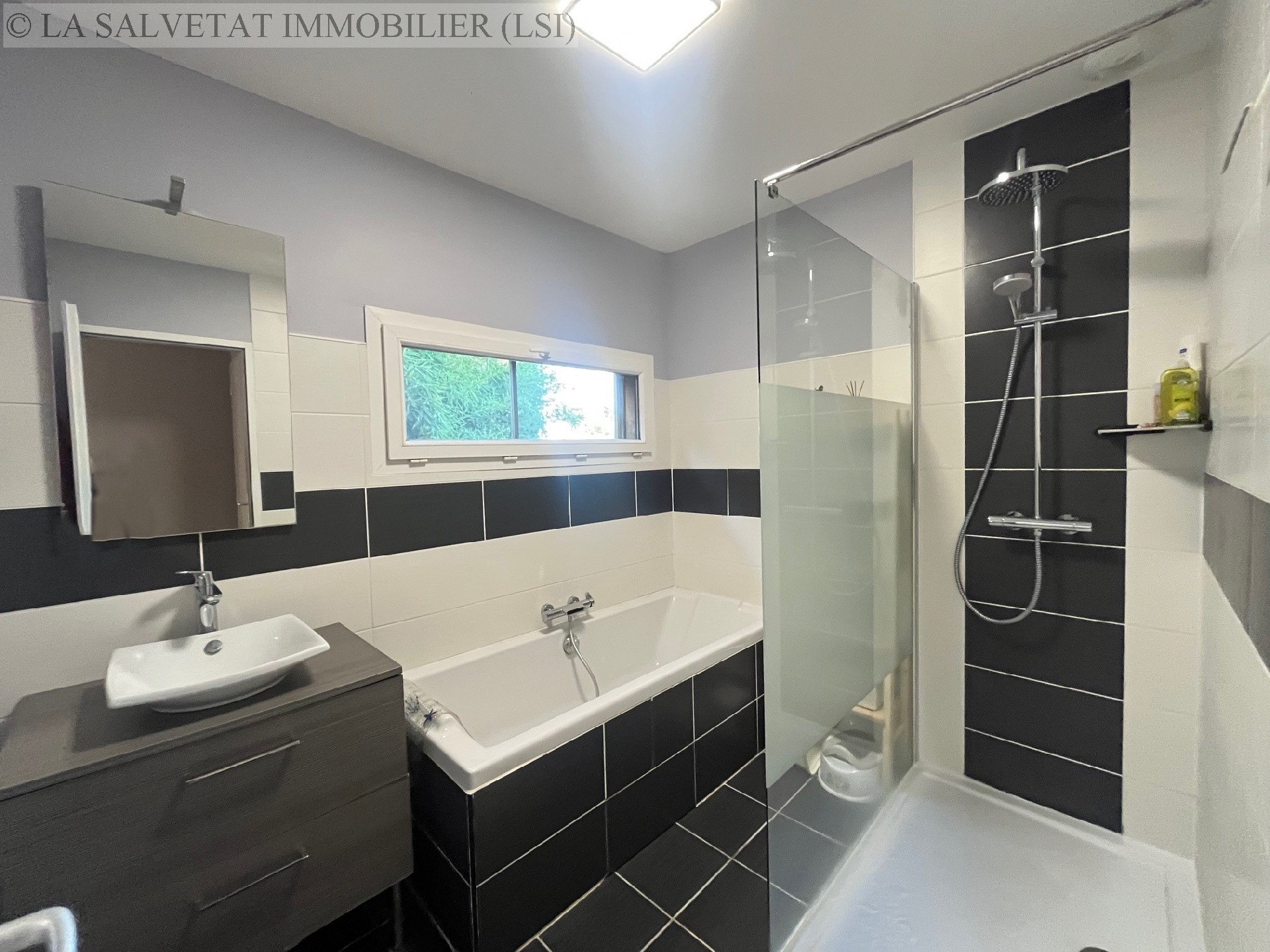 Vente maison-villa - LIAS<br>90 m², 4 pièces