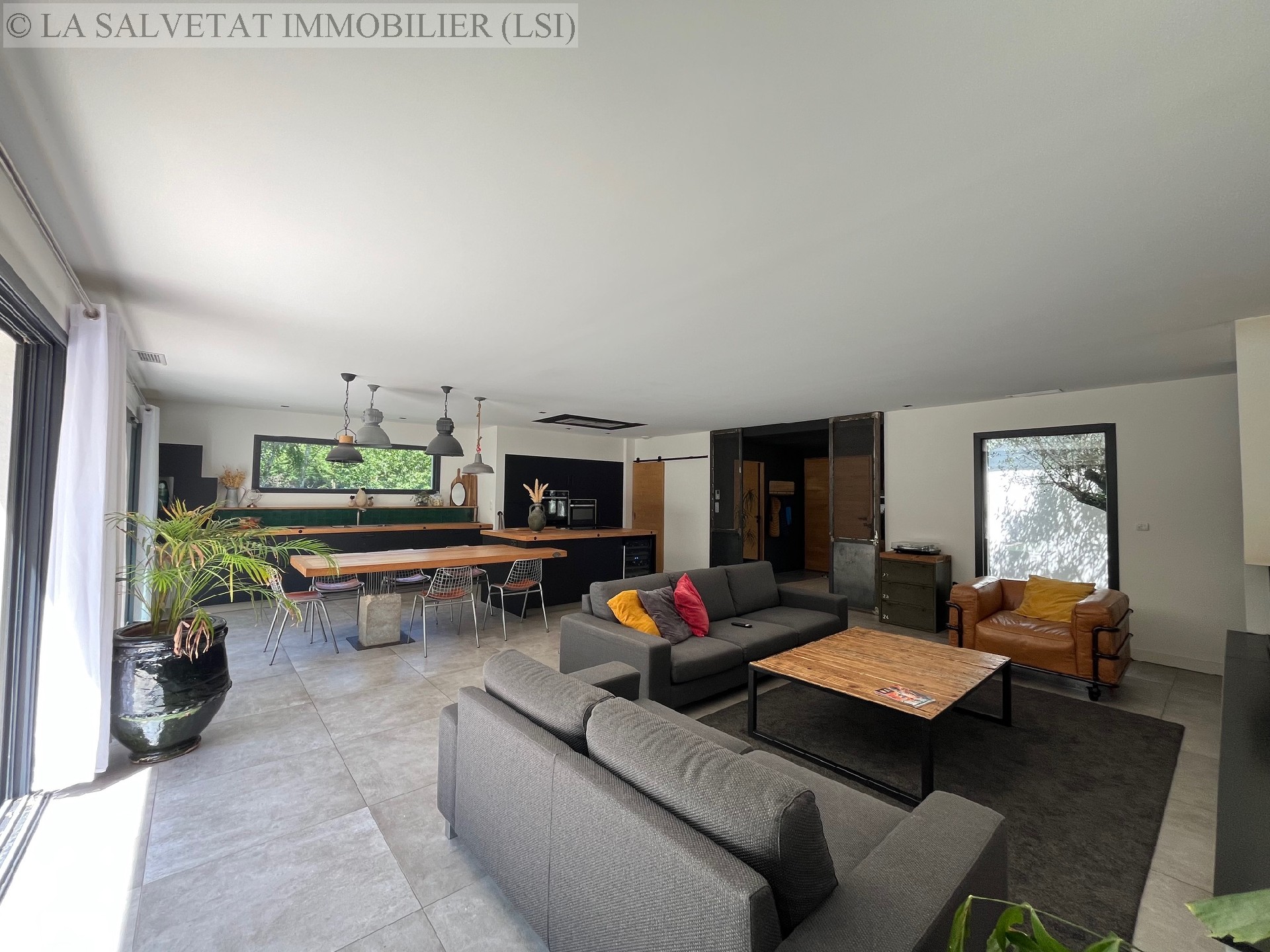 Vente maison-villa - ST LYS<br>169 m², 5 pièces
