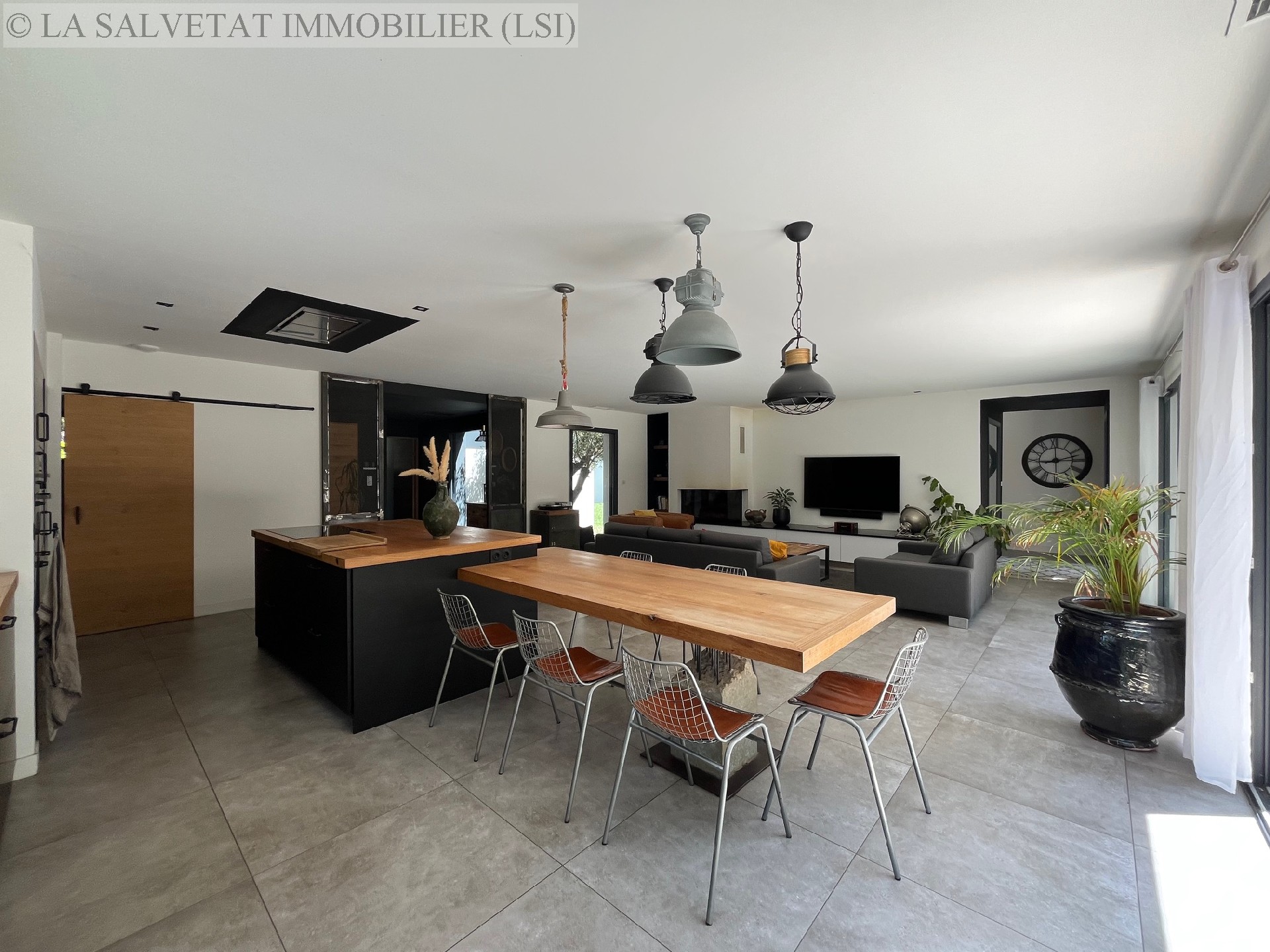 Vente maison-villa - ST LYS<br>169 m², 5 pièces
