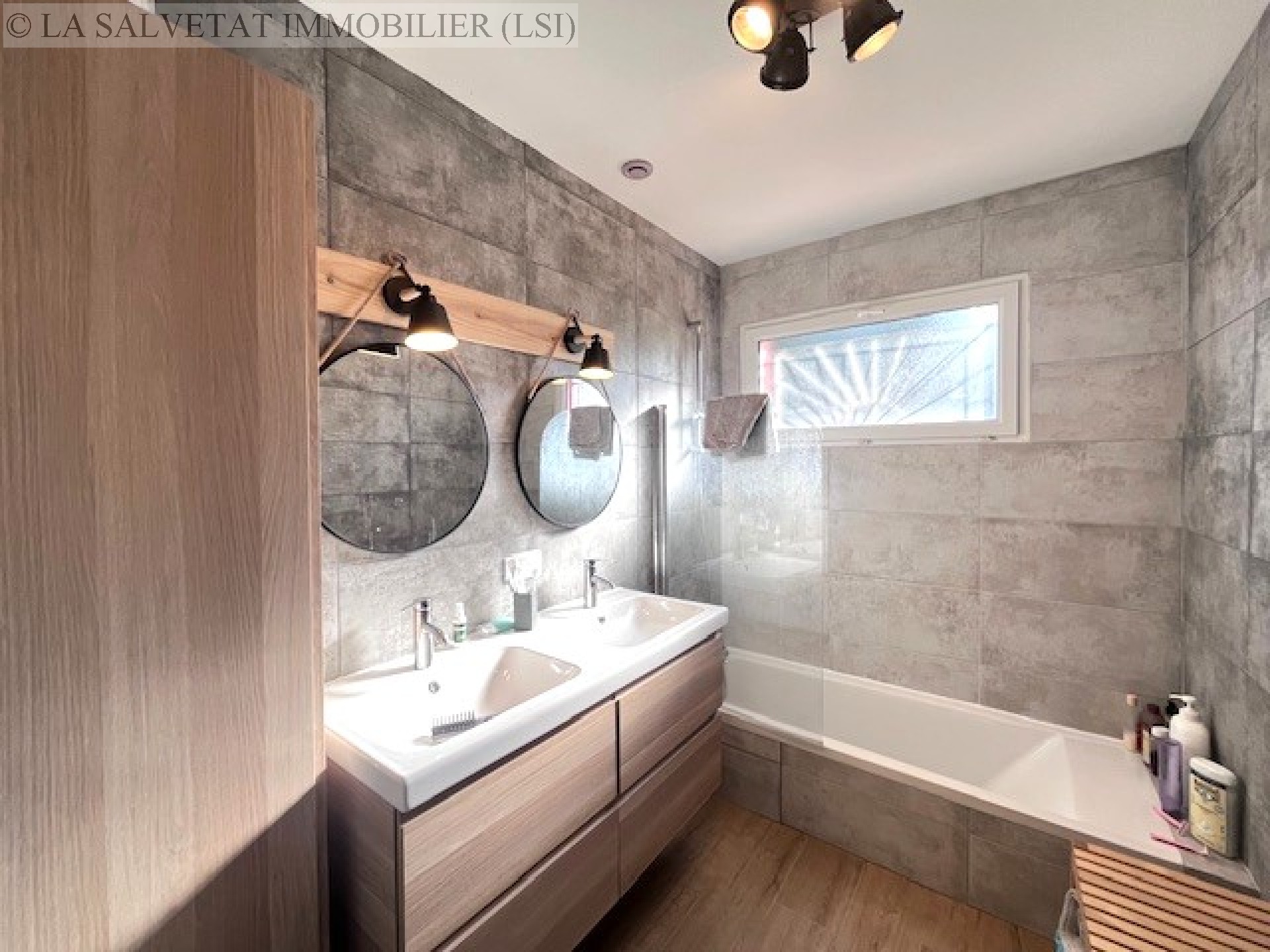 Vente maison-villa - FONTENILLES<br>145 m&sup2;, 5 pièces