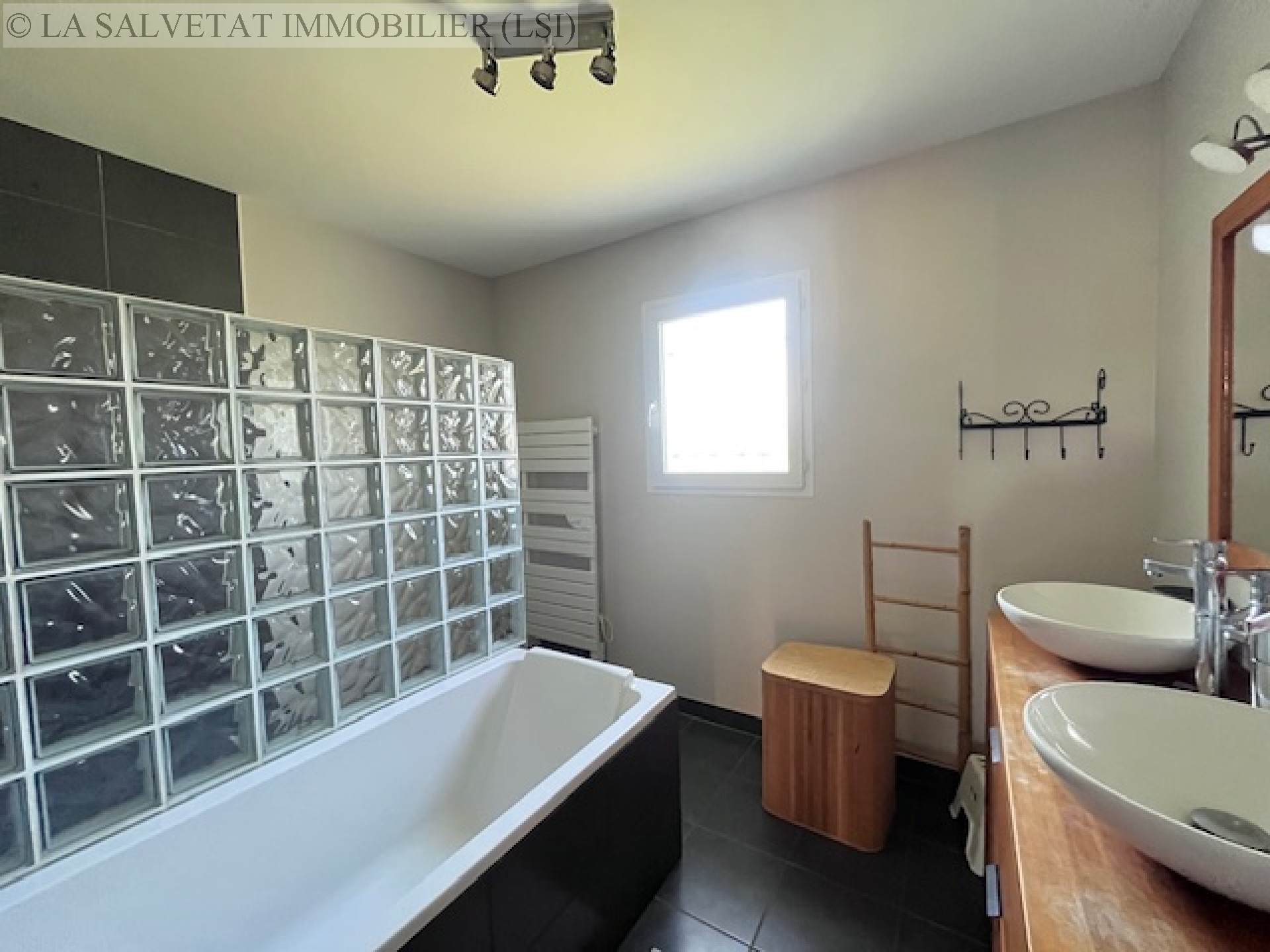 Vente maison-villa - FONTENILLES<br>116 m², 5 pièces